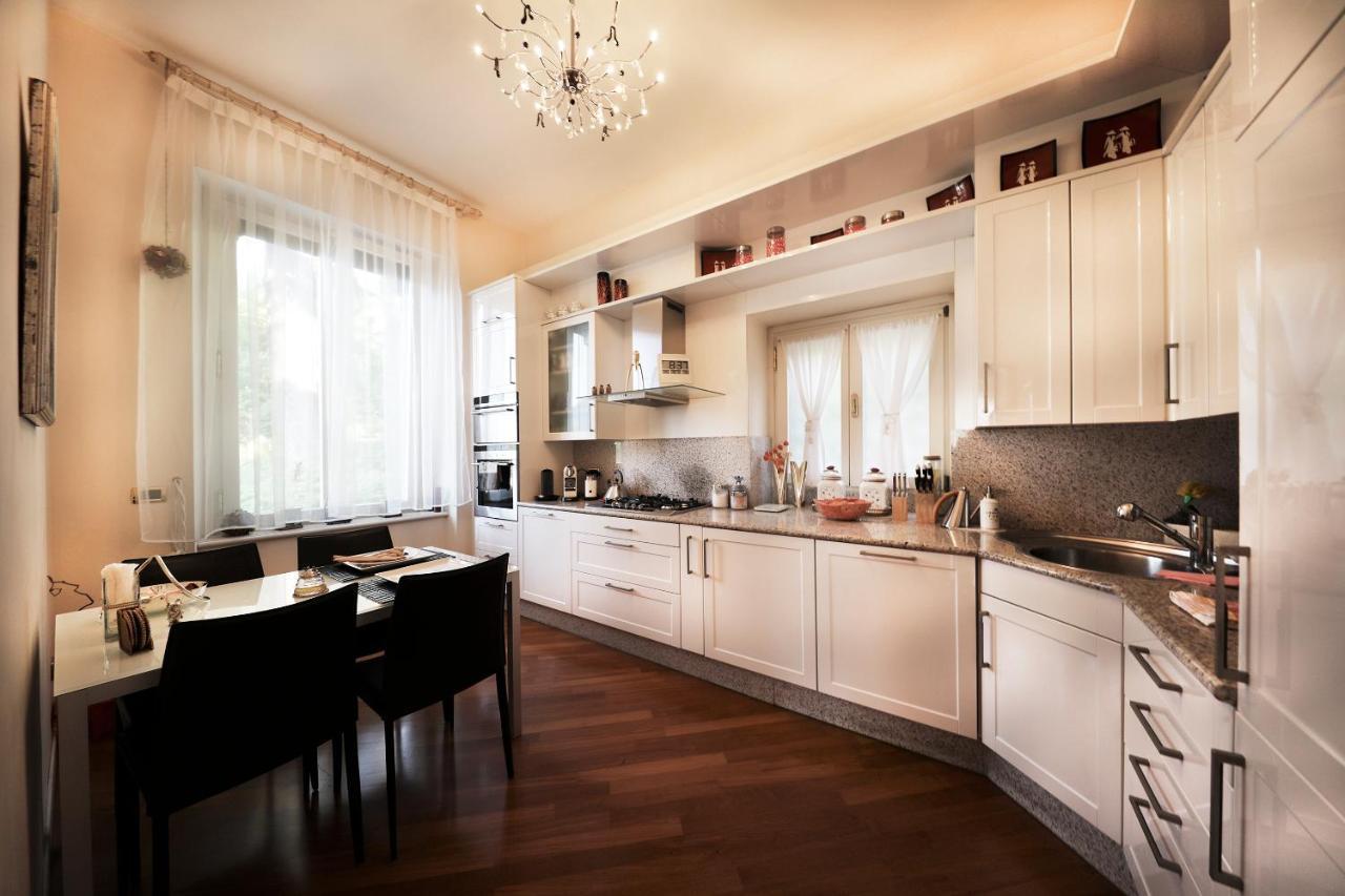Villa Castiglioni Luxury Apartment لاليو الغرفة الصورة